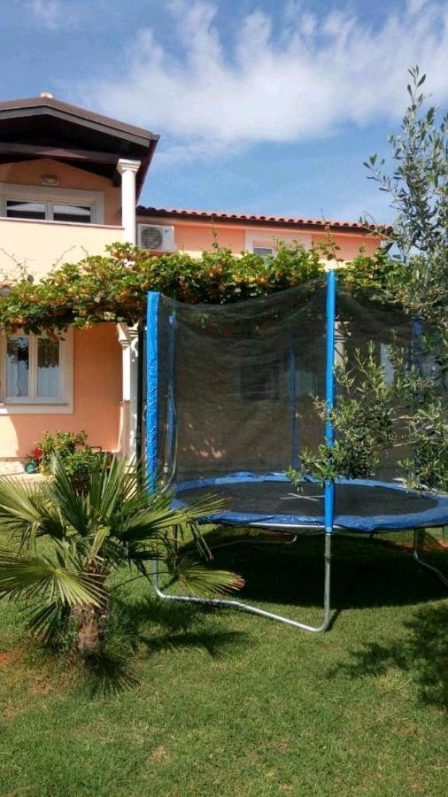Spacious Apartment With Parking&Garden Marčana Екстериор снимка