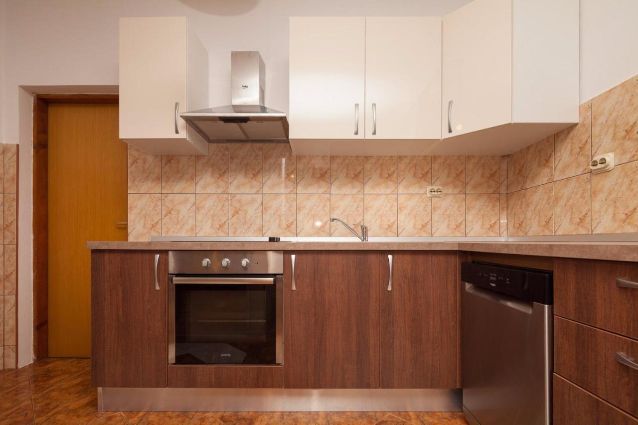 Spacious Apartment With Parking&Garden Marčana Екстериор снимка