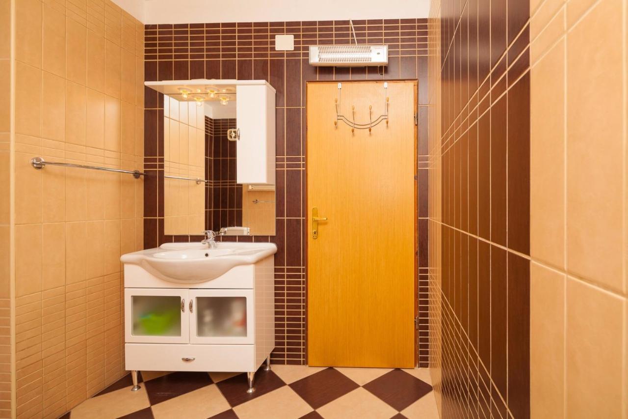 Spacious Apartment With Parking&Garden Marčana Екстериор снимка