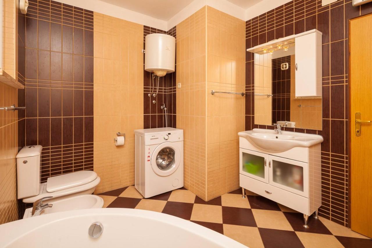 Spacious Apartment With Parking&Garden Marčana Екстериор снимка