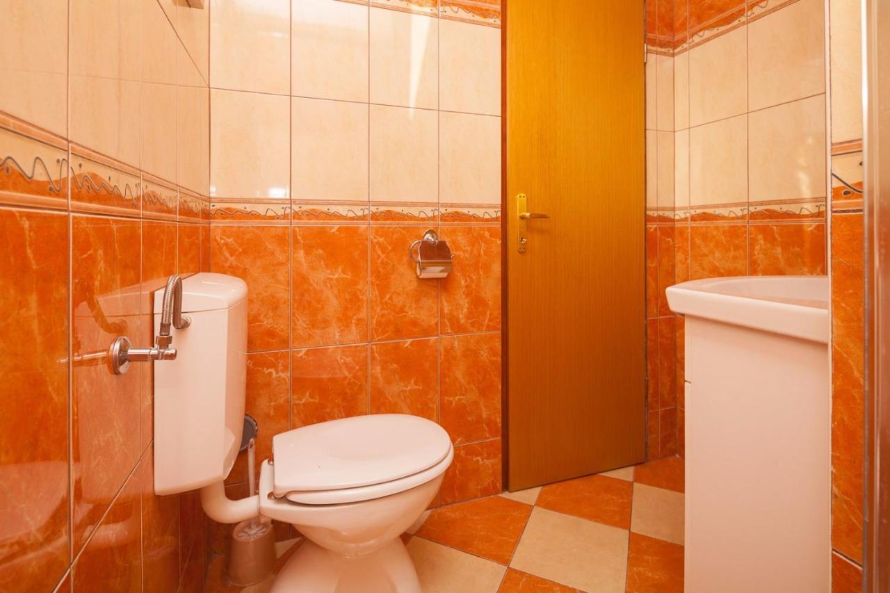Spacious Apartment With Parking&Garden Marčana Екстериор снимка