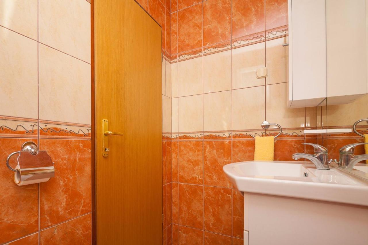 Spacious Apartment With Parking&Garden Marčana Екстериор снимка