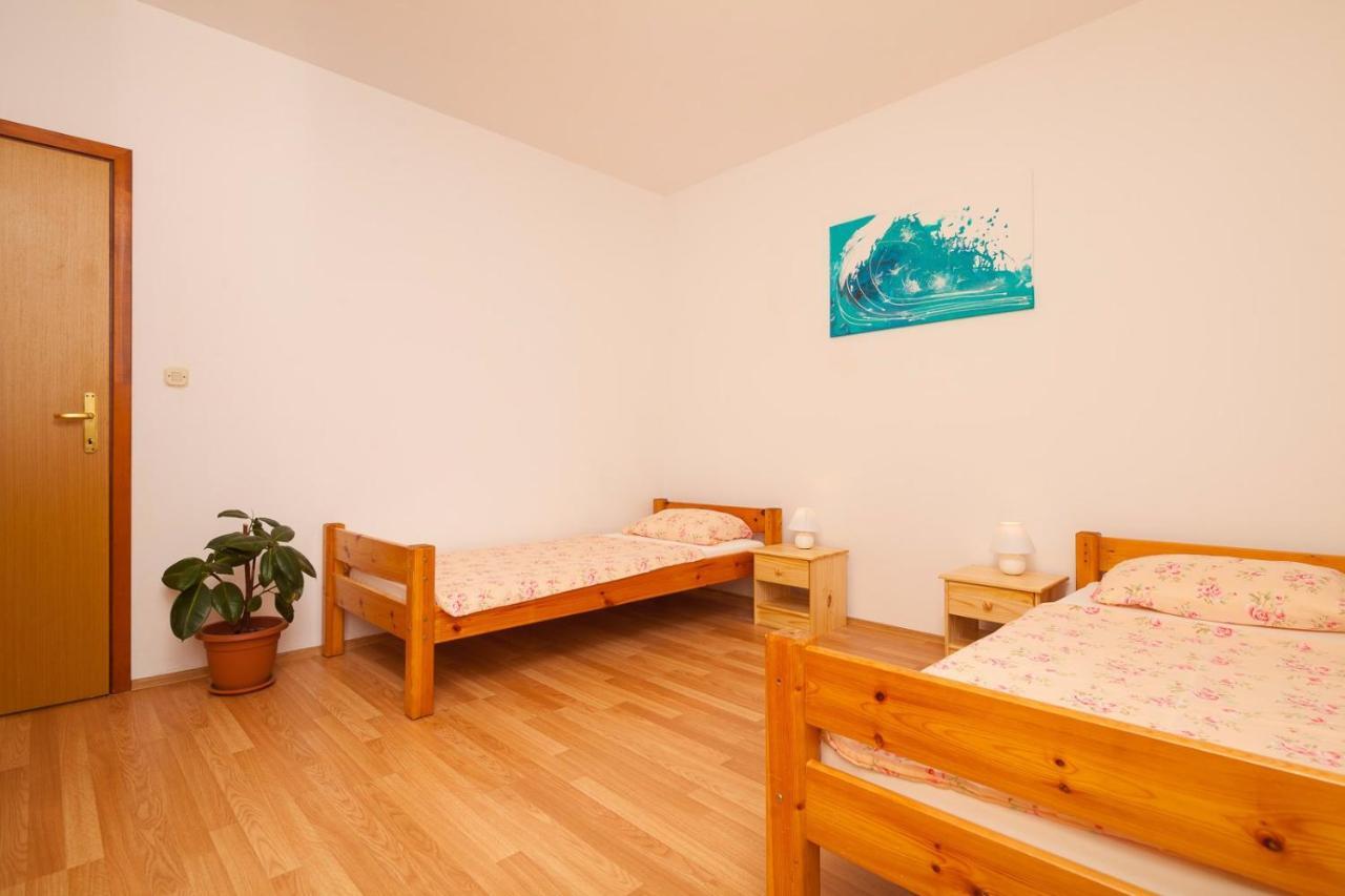 Spacious Apartment With Parking&Garden Marčana Екстериор снимка