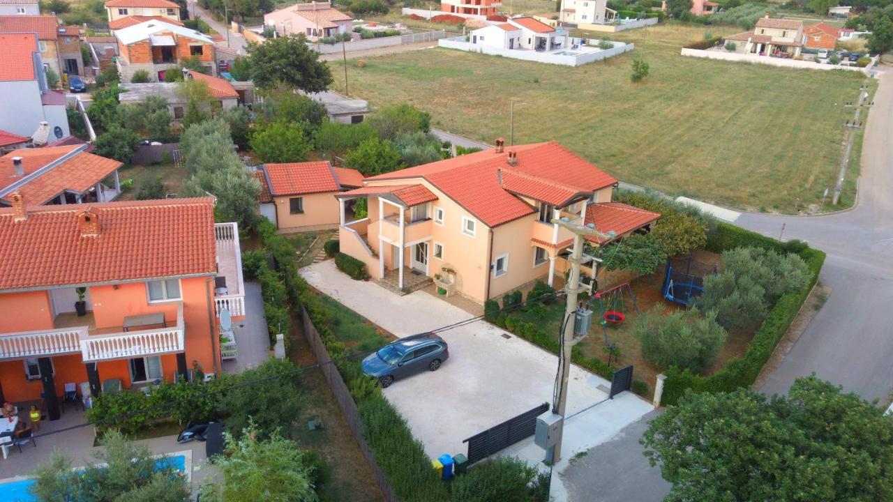 Spacious Apartment With Parking&Garden Marčana Екстериор снимка